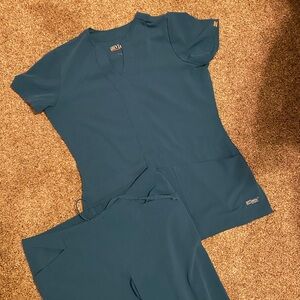 Grey’s Anatomy Signature Bahama color scrub set size small